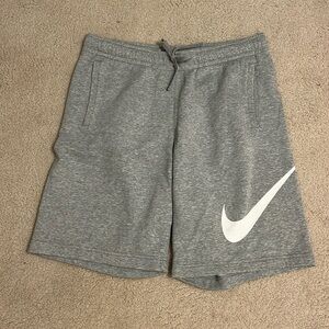 Barely worn men’s Nike sweatshorts
